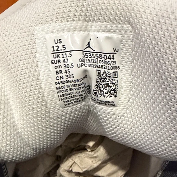 Nike Air Jordan 1 Low - Picture 4 of 5